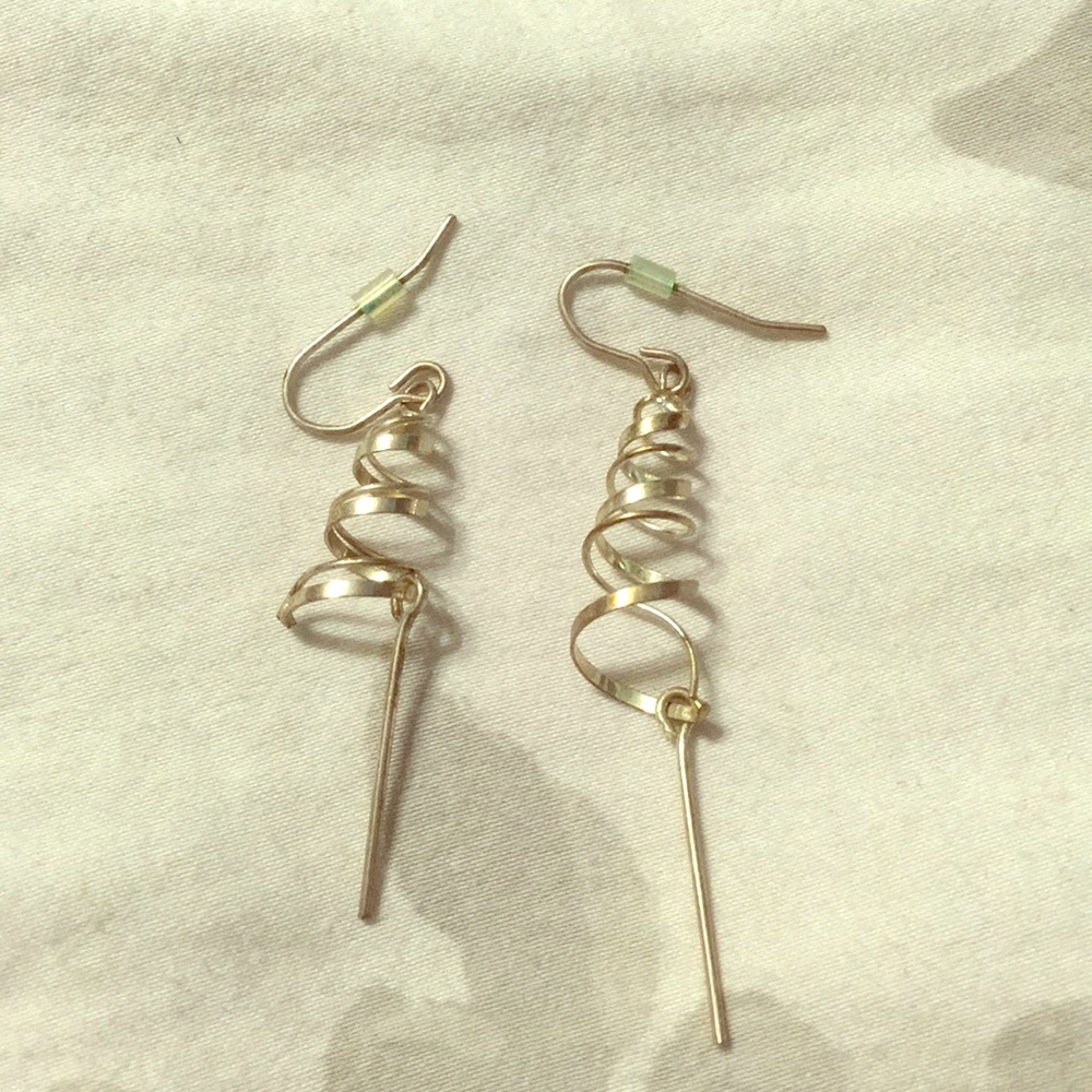 Silver dangled swirl earrings